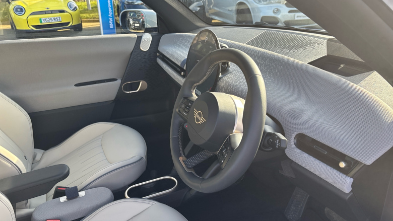 MINI Cooper 160kW SE Exclusive 54kWh 3dr Auto Electric Hatchback